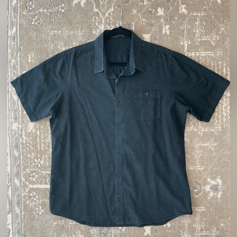 Travis Mathew Button Up Shirt Mens XL Black Short Sleeve Speckle Print Collared